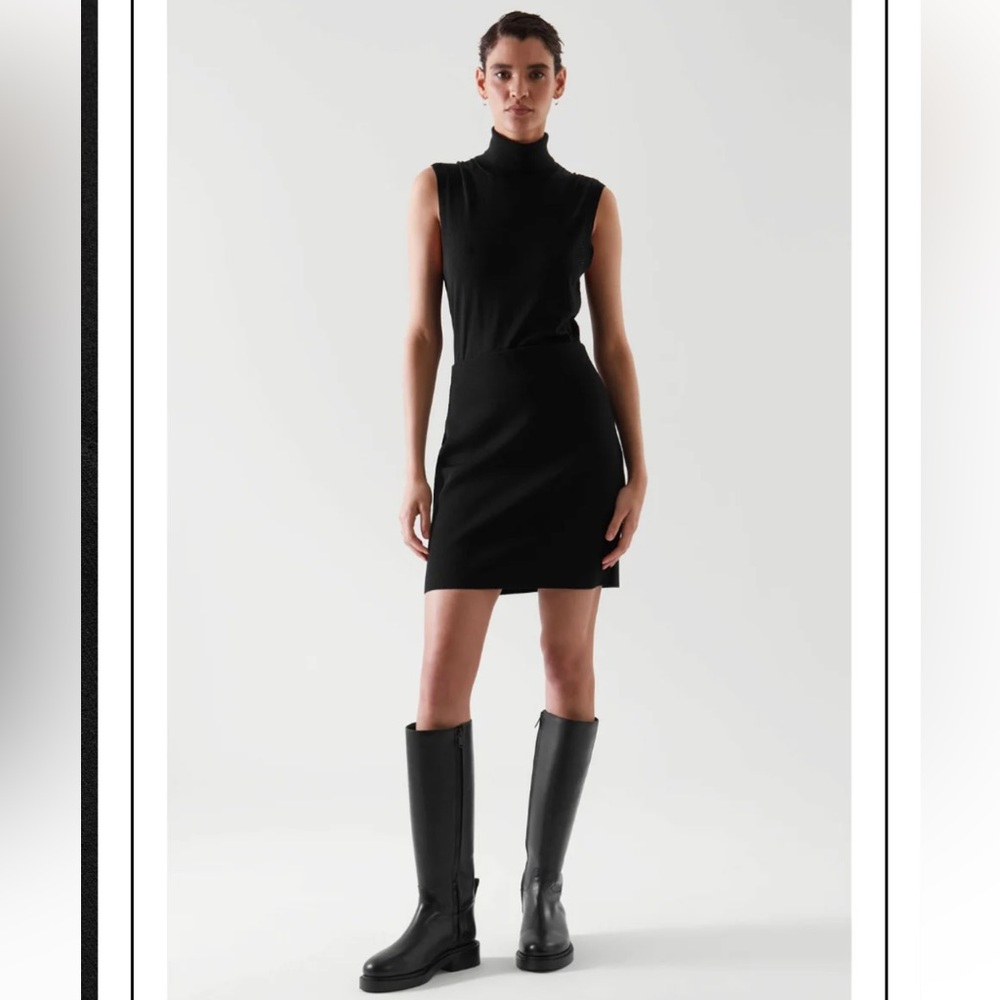 Cos Black Stretch Mini Skirt (new without tags)